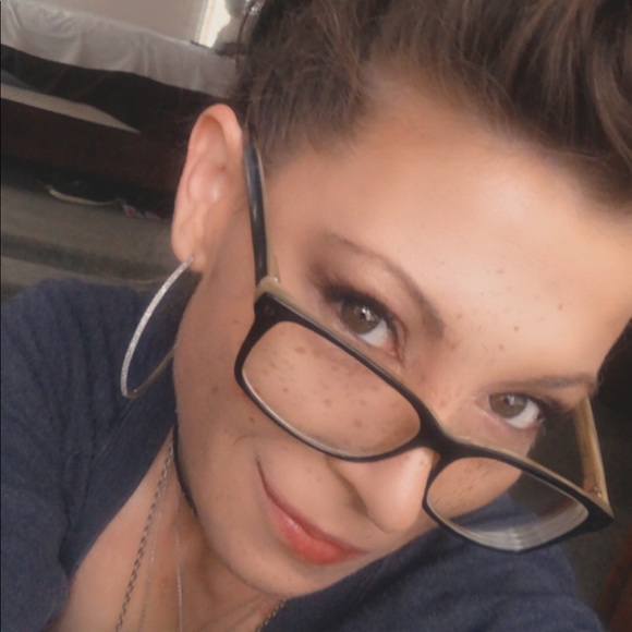 Meet your Posher, Lynnshea - Picture 3 of 7